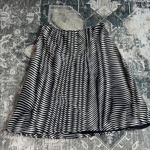 Express women’s Monochrome Zigzag Skirt size XS